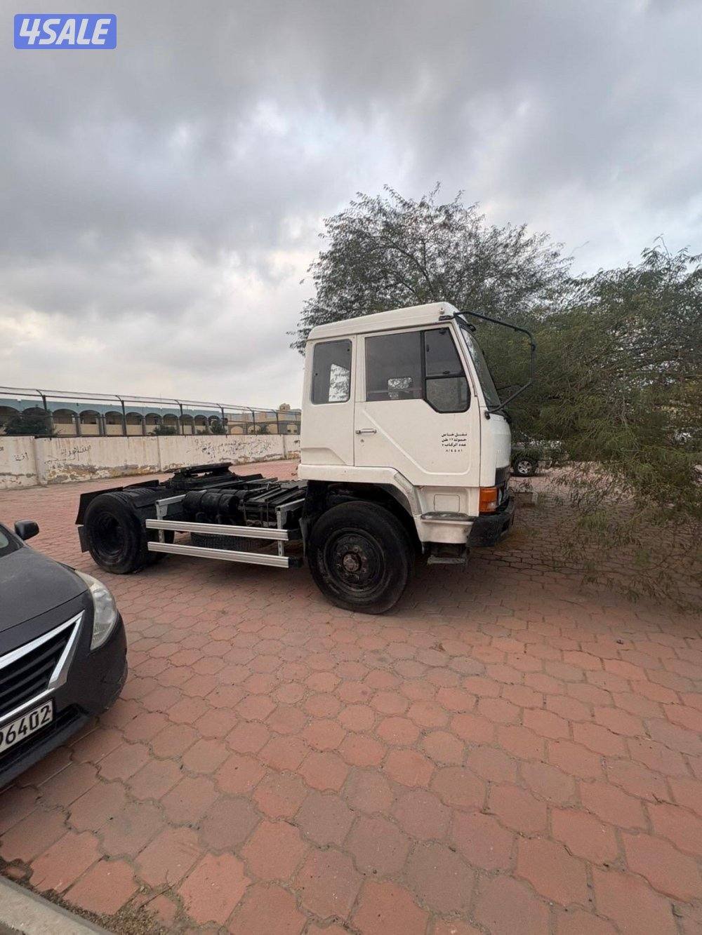 للبيع راس شاحنة مستبيشي 19932