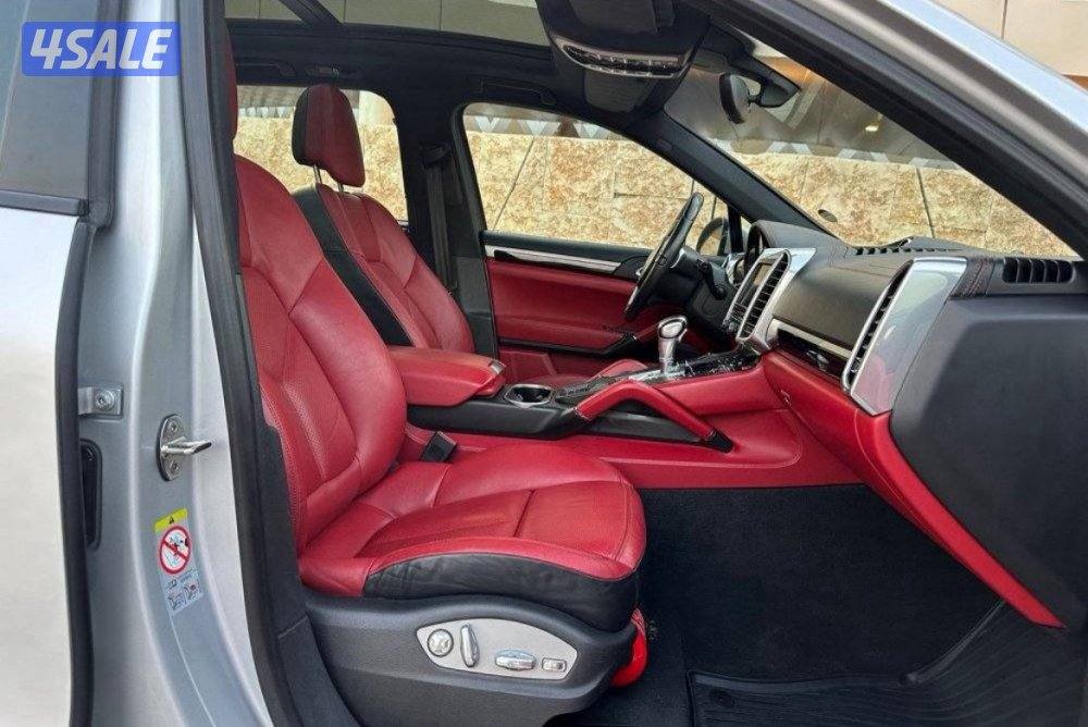 للتواصل وتساب فقط5