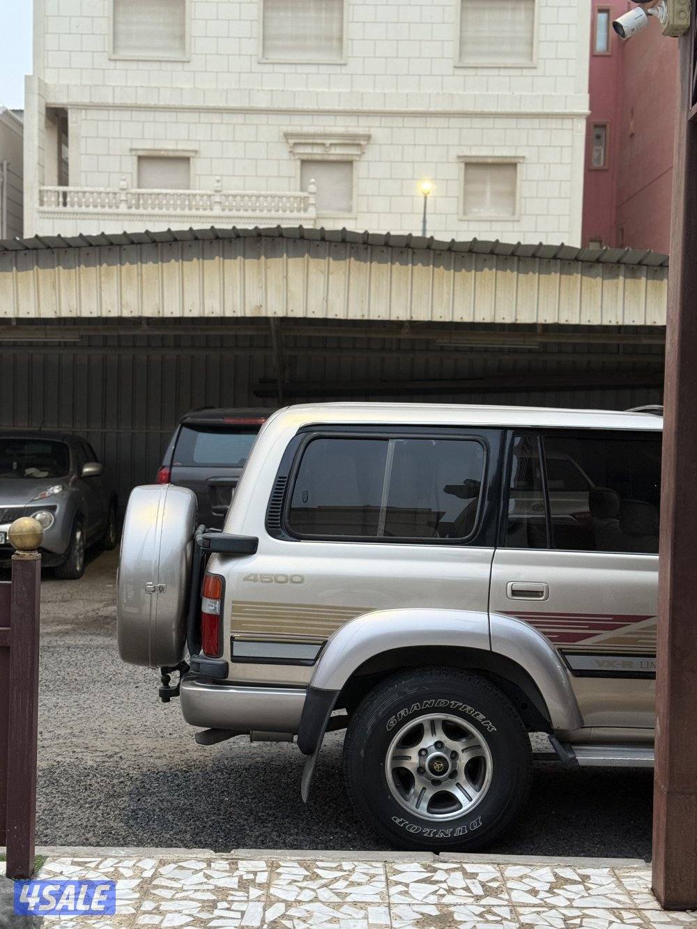 لاند كروزر VXR 1997 limited3