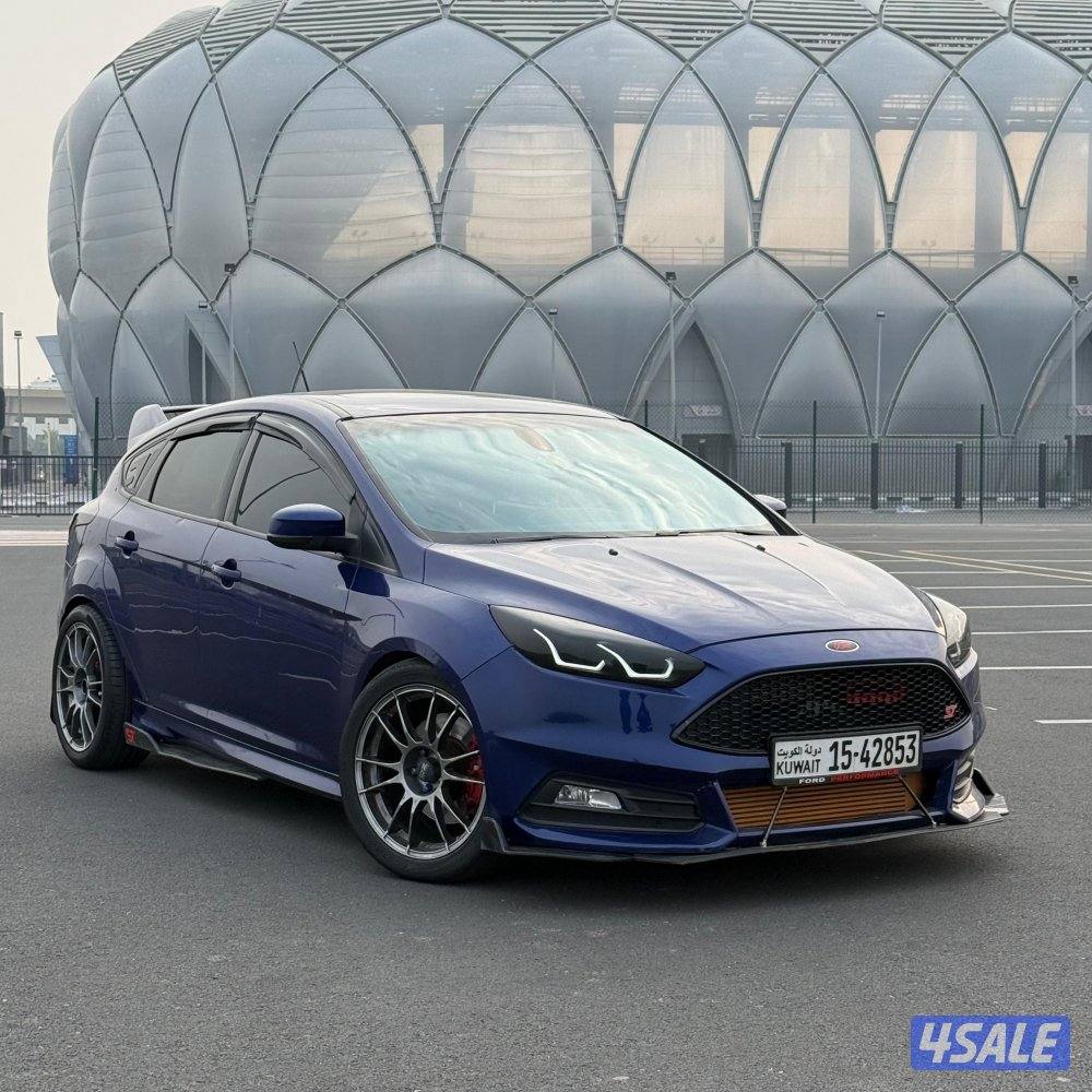 Ford focus (hatchback) اقبل بعروض البدل1