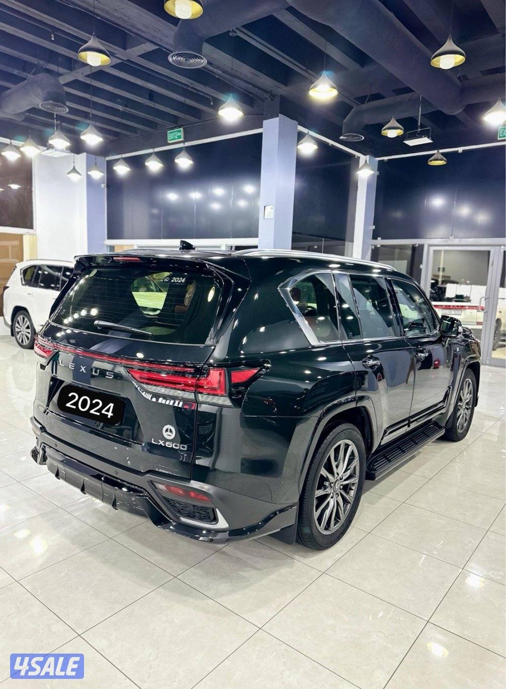 للبيع جيب لكزس اف سبورت3