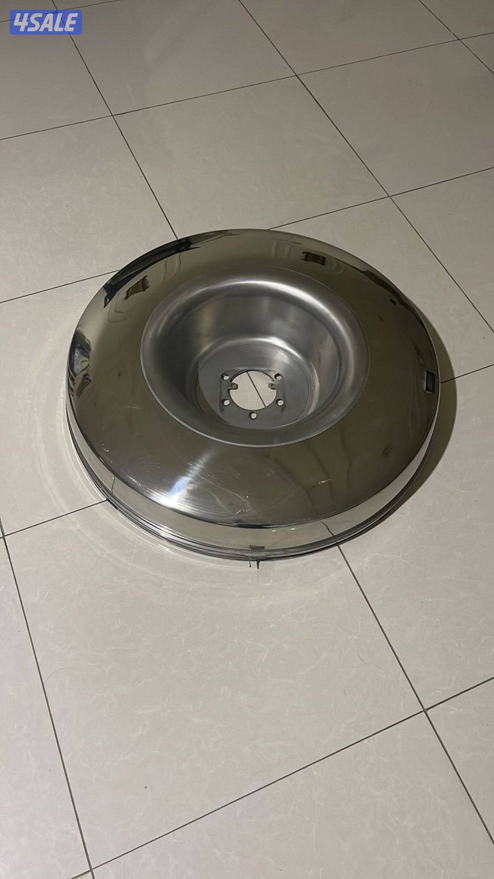 للبيع غطا سبير سفاري فتك 2003 شررط وكاله لون اسود اصلي وكالة الكويت0