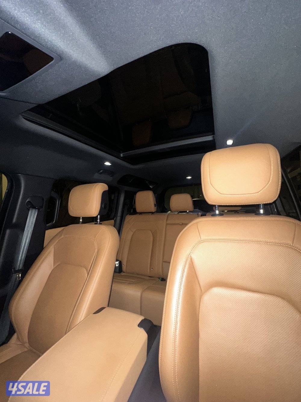 Defender 110 HSE P40012