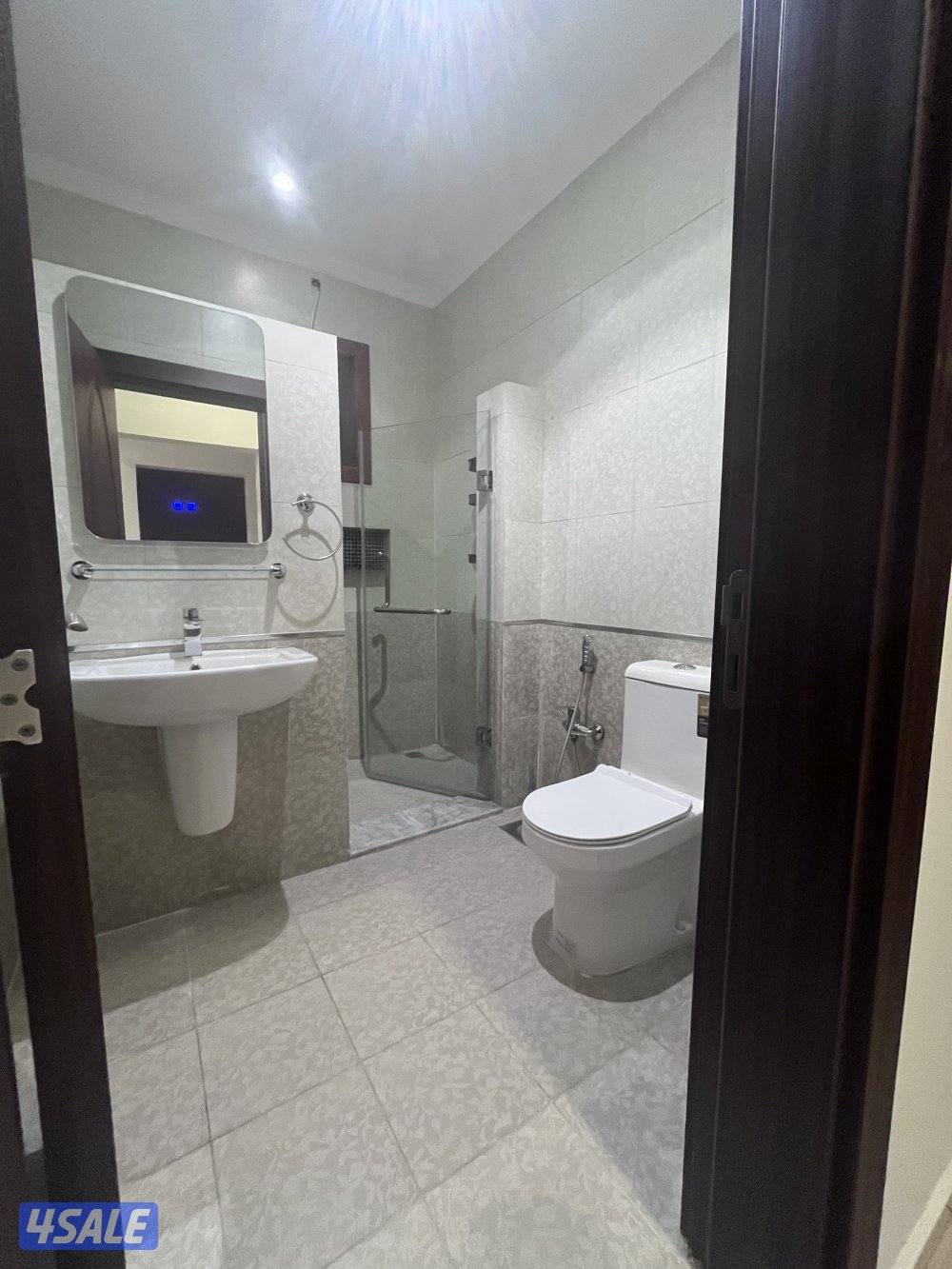 للايجار شقه في الرميثيه ق٦ تشطيب جديد ٣ غ و صاله كبيره و مطبخ و غ غسيل1