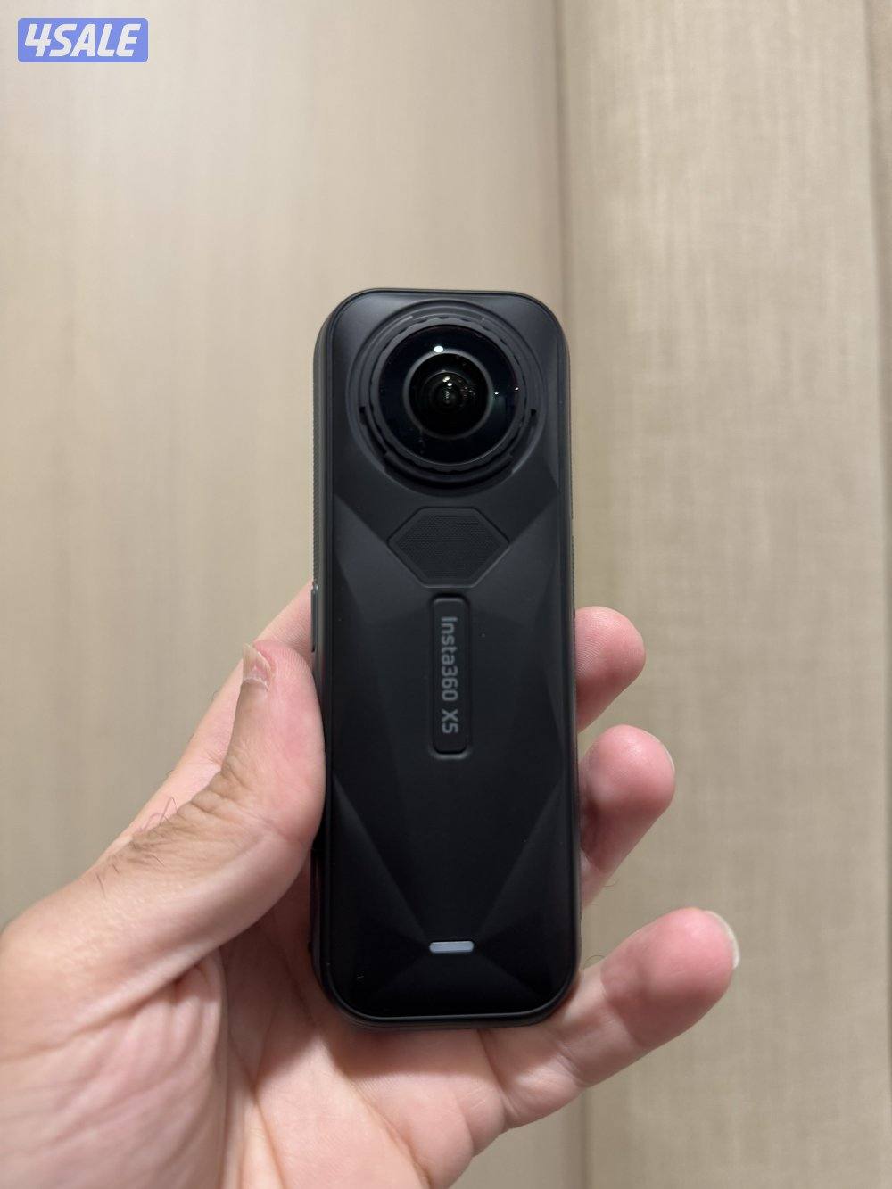 للبيع كاميرا Insta360 X5 حالتها كالجديدة1