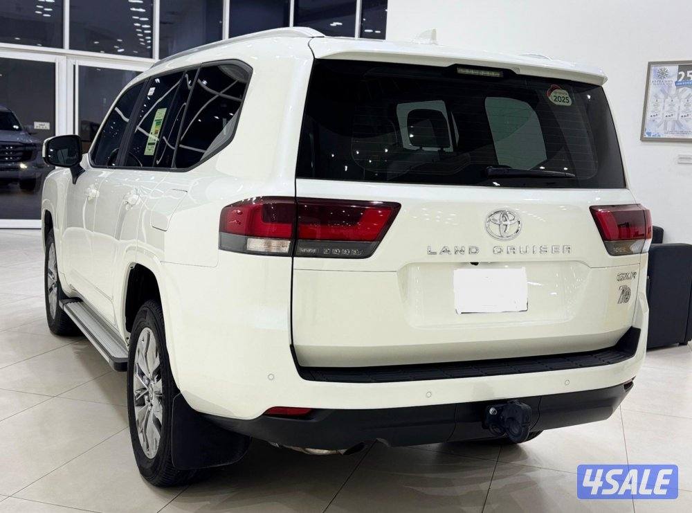 للبيع تويوتا لاندكروس GXR 4K بدون تيربو موديل 20252
