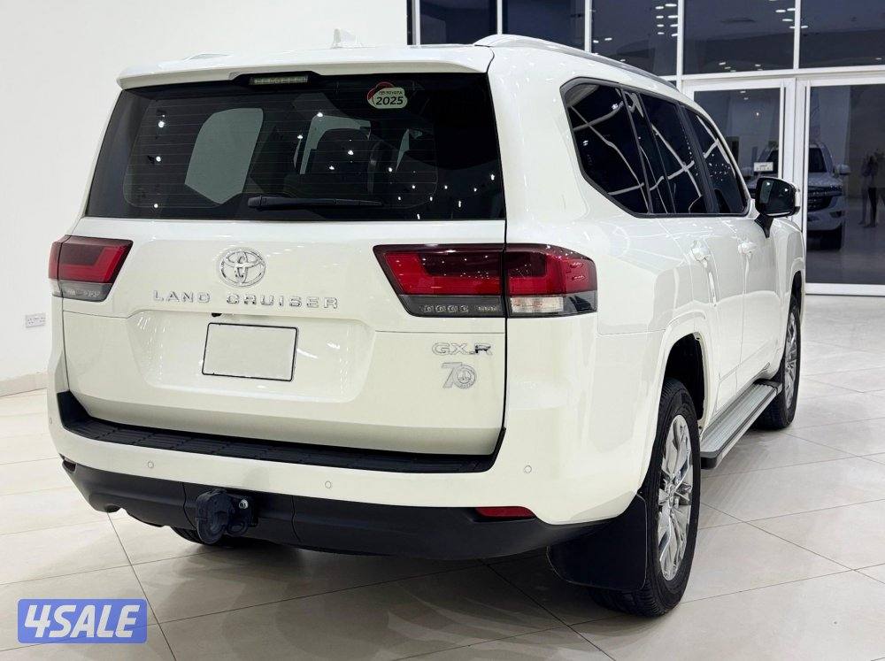 للبيع تويوتا لاندكروس GXR 4K بدون تيربو موديل 20253