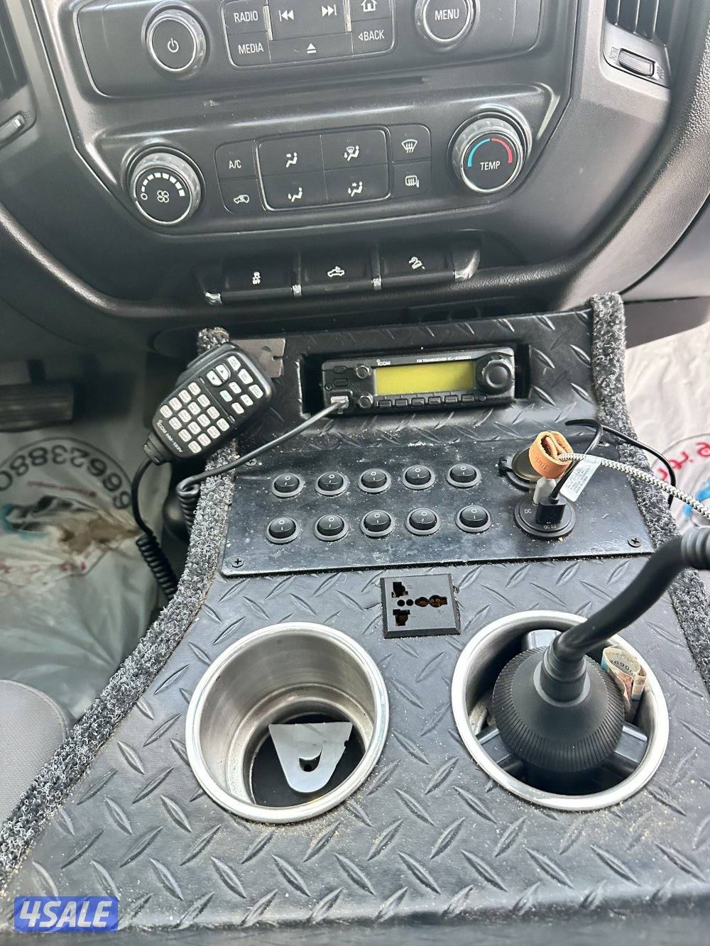 وانيت مجهز للرحلات نظيف10