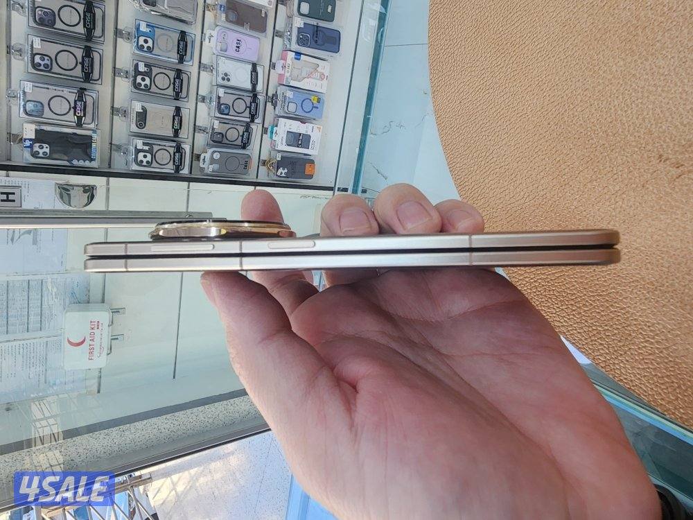 Honor Magic v5 just open box still have 1 year warranty with all acces4