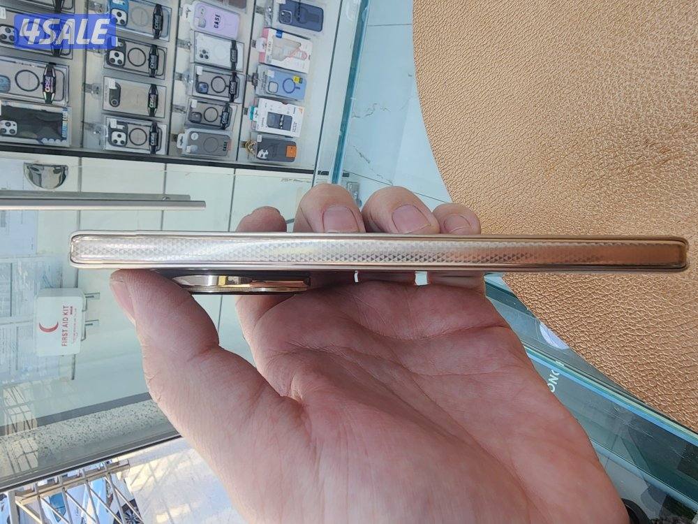 Honor Magic v5 just open box still have 1 year warranty with all acces6