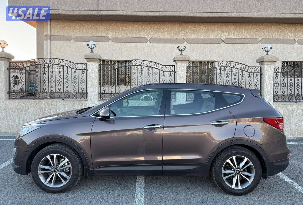 بحالة ممتازة جدا جيب هيونداي سنتافي 2015 ماشي 110 الف 7 كراسي فحص4