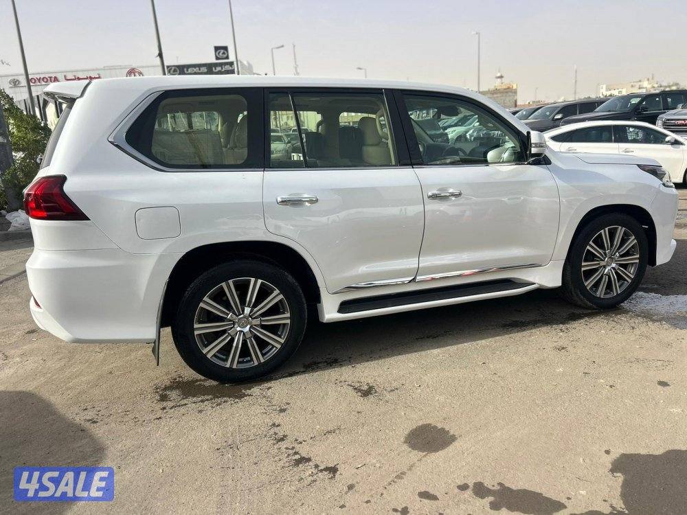 لكزس LX570 درجه اولى موديل 2016 ماشى 242.000 k.m  وارد الخليج .3