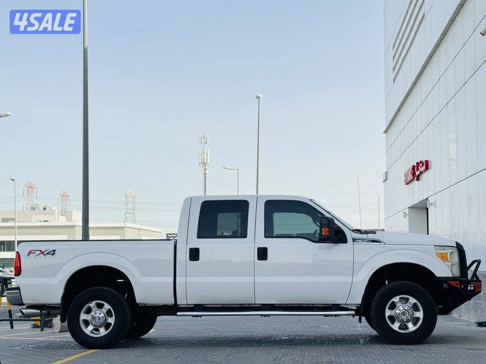 للبيع وانيت فورد F350  موديل 20132