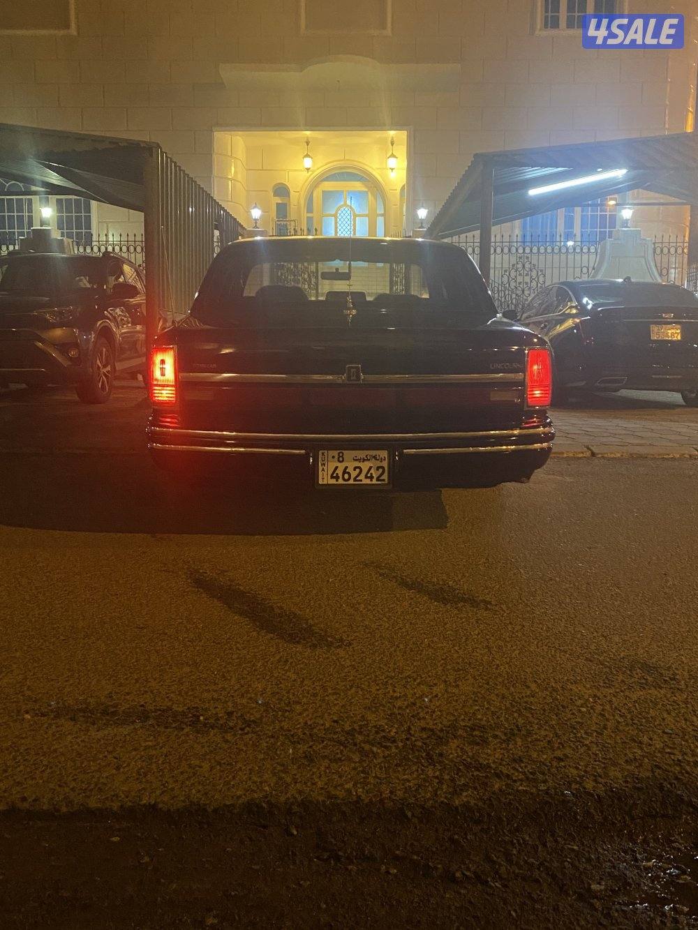 لينكن تاون كار 19918