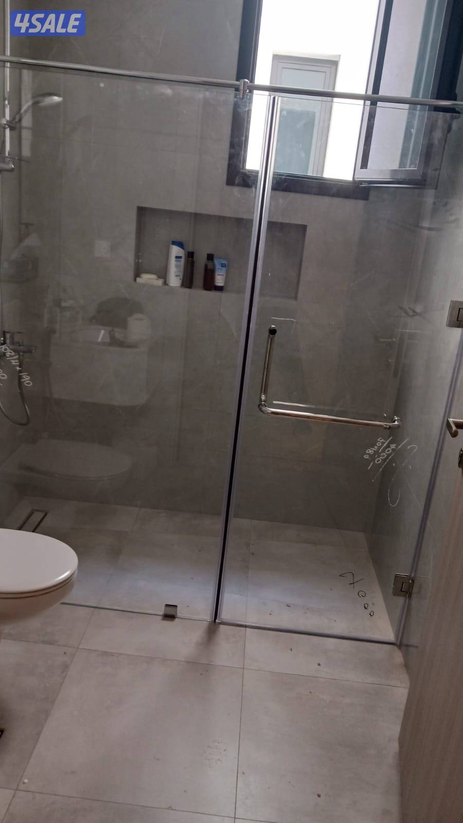 تركيب زجاج ومرايا جميع أنواع الزجاج والمرايا واجهات سكريت شاور حمام ف8