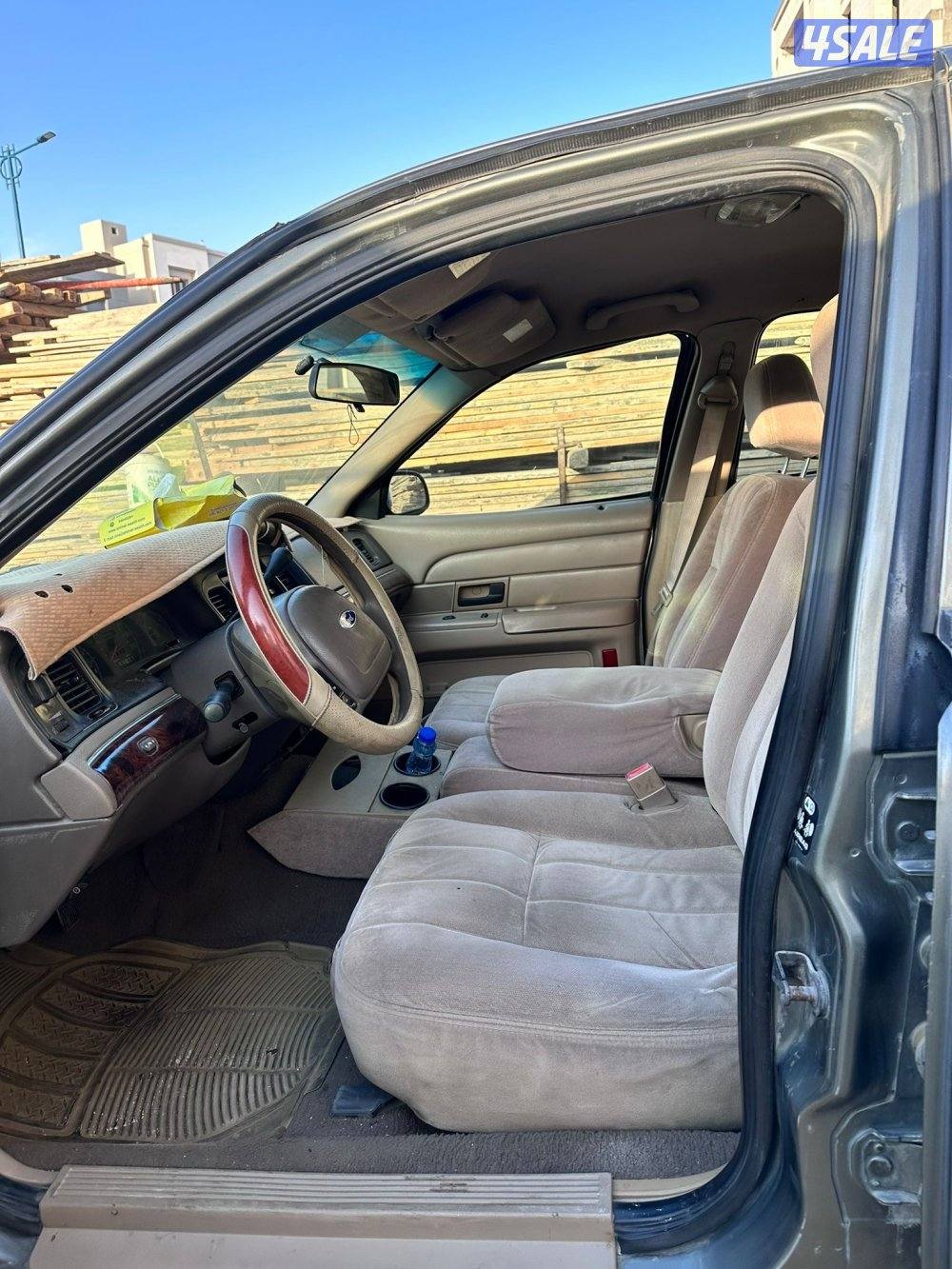 فورد فكتوريا 20031