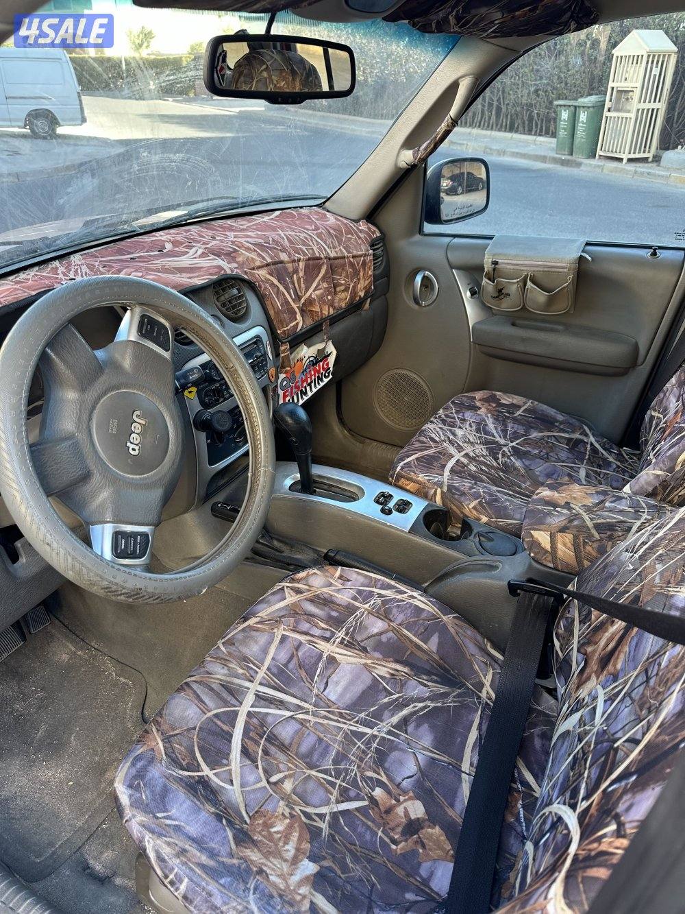 جيب شروكي ليبرتي 20061