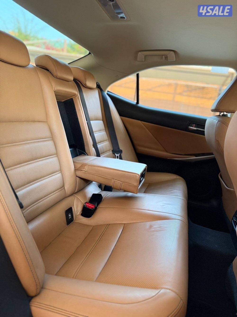 للبيع is200t بحالة الوكاله8