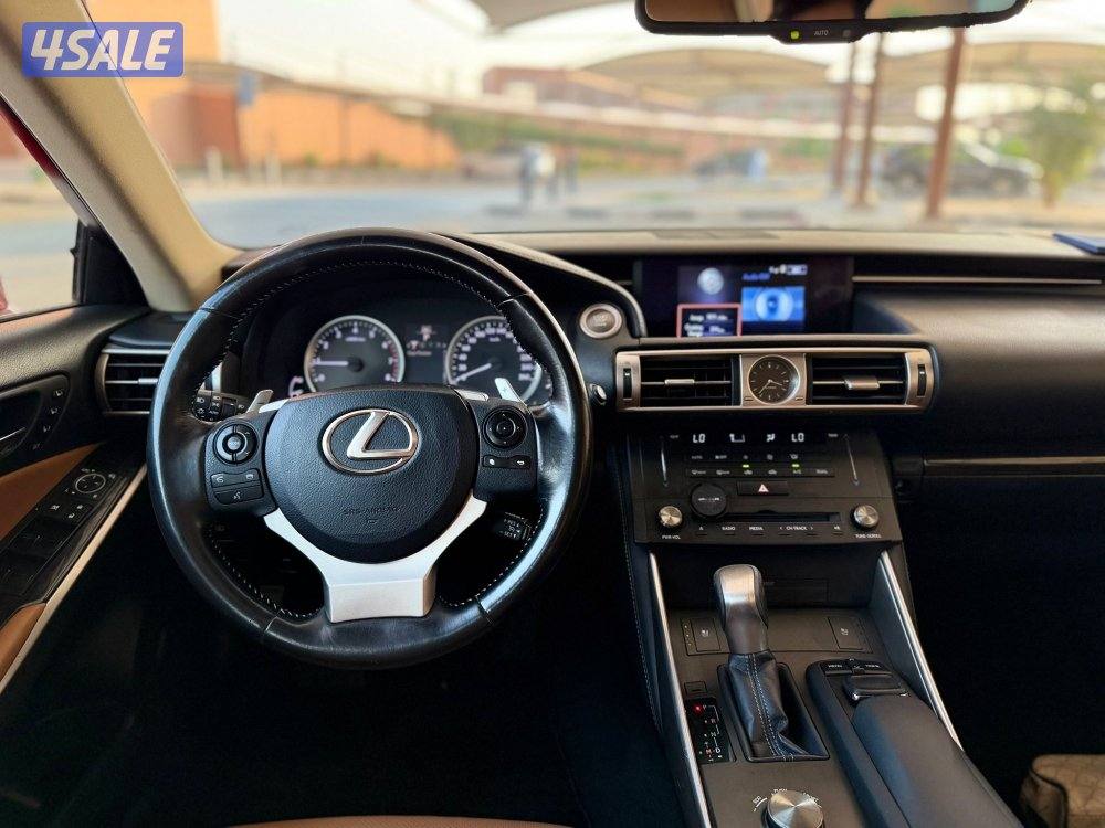 للبيع is200t بحالة الوكاله9