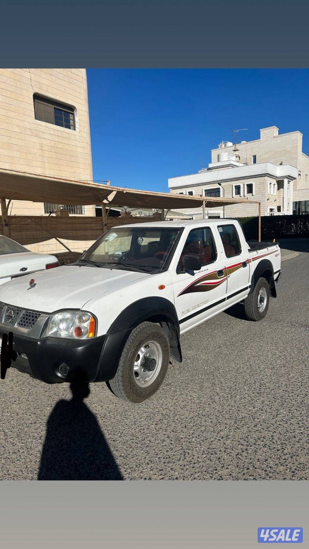 للبيع وانيت دبل قير نظيف ماشي ٣٢٠ الف الموديل ٢٠١٢تواير  جديده2