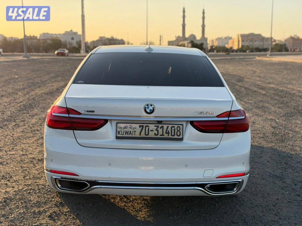 بي ام 740 مواصفات الخمسين الفل3