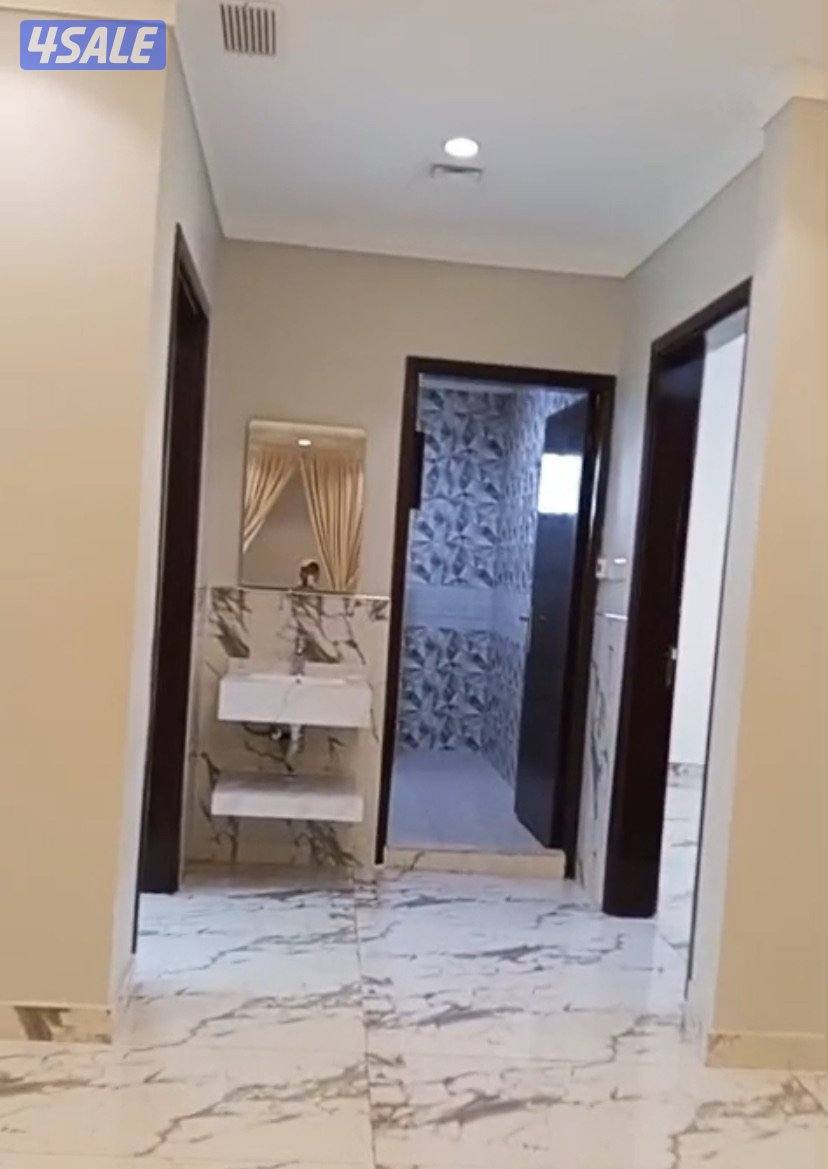 للايجار شقة ديلوكس  4 غ 4 حمام مطبخ وصاله  وغرفه ش الرابية علي الخامس0