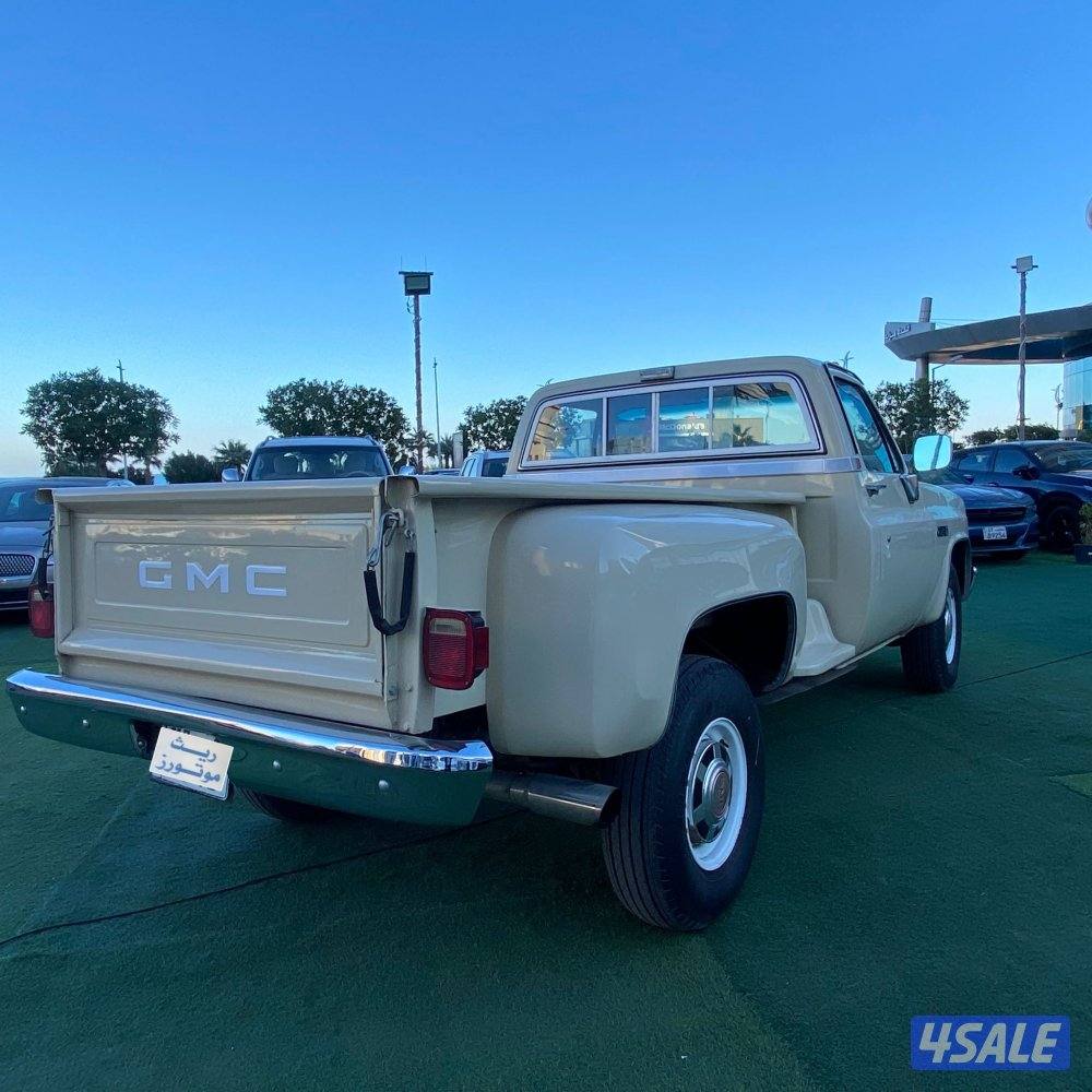 بيع🔺شراء🔺تثمين

للبيع جمس اساس
موديل 1982 

قير عادي5