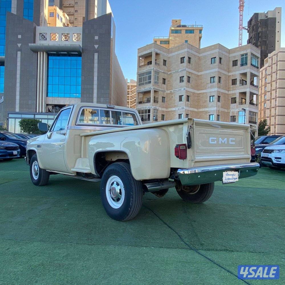 بيع🔺شراء🔺تثمين

للبيع جمس اساس
موديل 1982 

قير عادي6