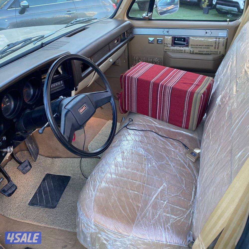 بيع🔺شراء🔺تثمين

للبيع جمس اساس
موديل 1982 

قير عادي8