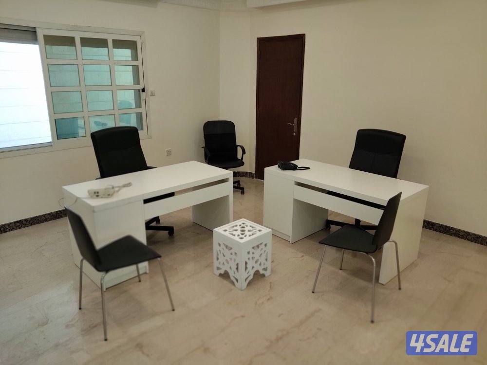 للبيع اثاث مكتبي بحالة ممتازة0