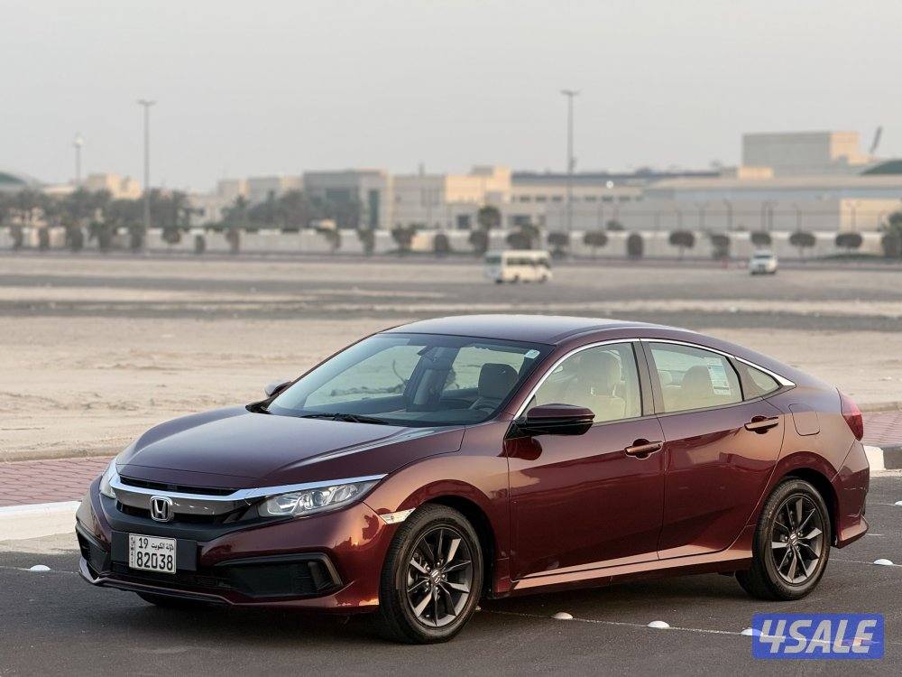 هوندا سيفيك - موديل 2020 - عداد 82 - وارد الغانم - بحاله الوكاله0