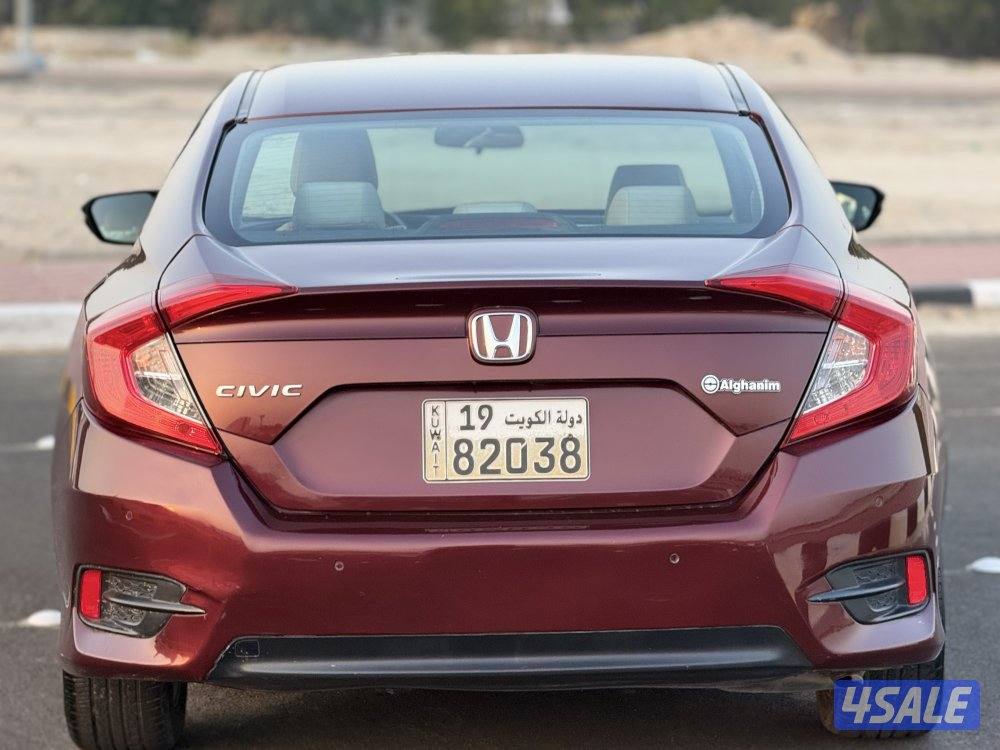 هوندا سيفيك - موديل 2020 - عداد 82 - وارد الغانم - بحاله الوكاله4