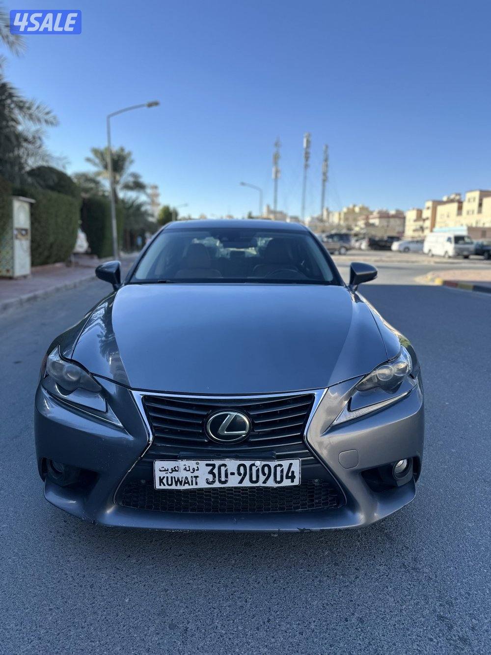 للبيع لكزس مديل 20152