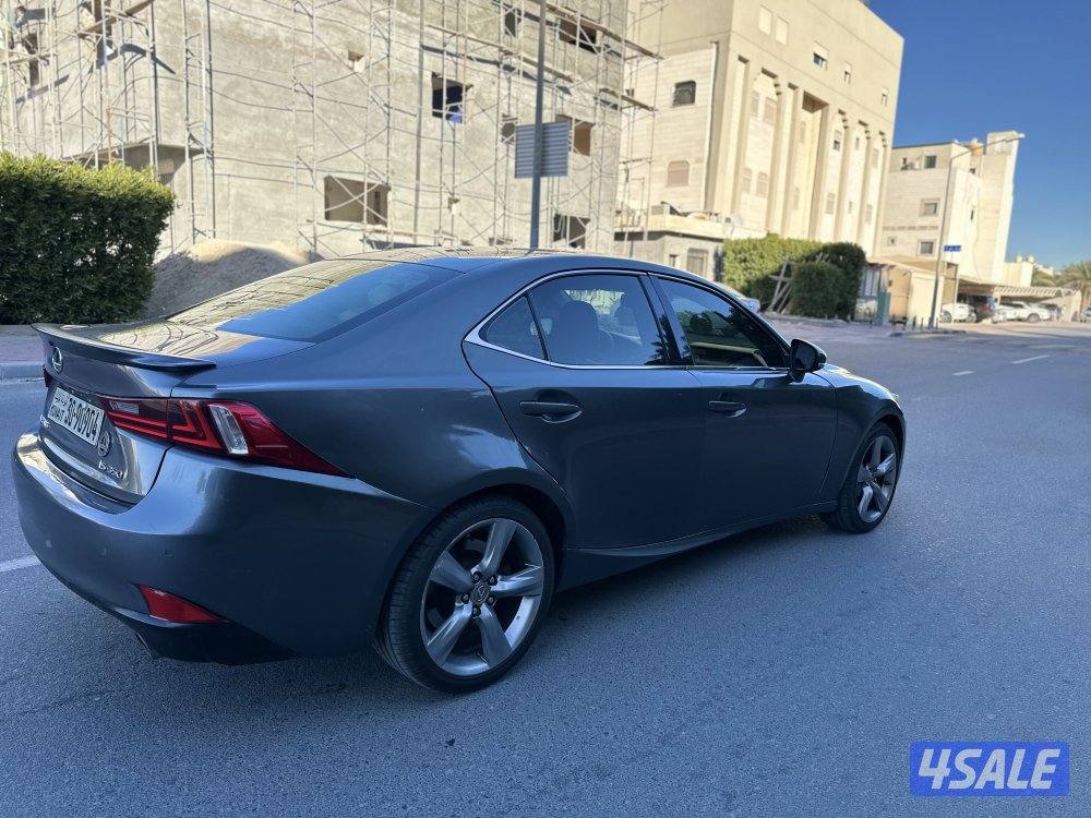 للبيع لكزس مديل 20153