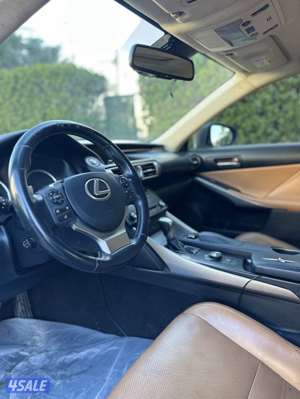 للبيع لكزس مديل 20154