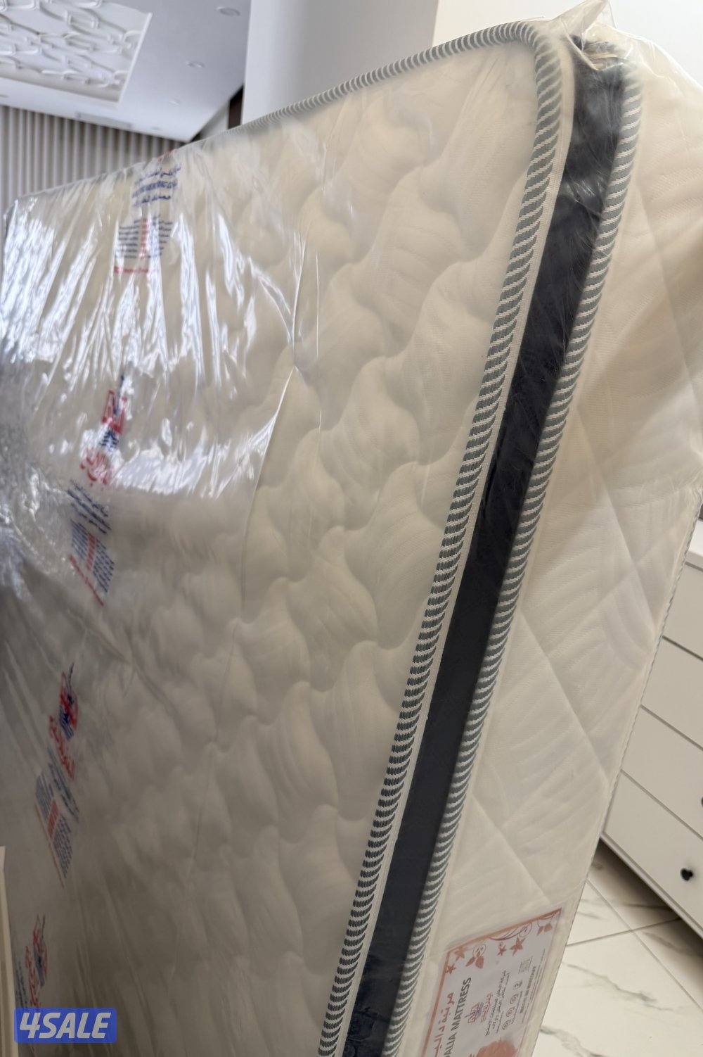 مرتبه البغلي طبيه مع طبقة ماترس جديده غير مستعمله1