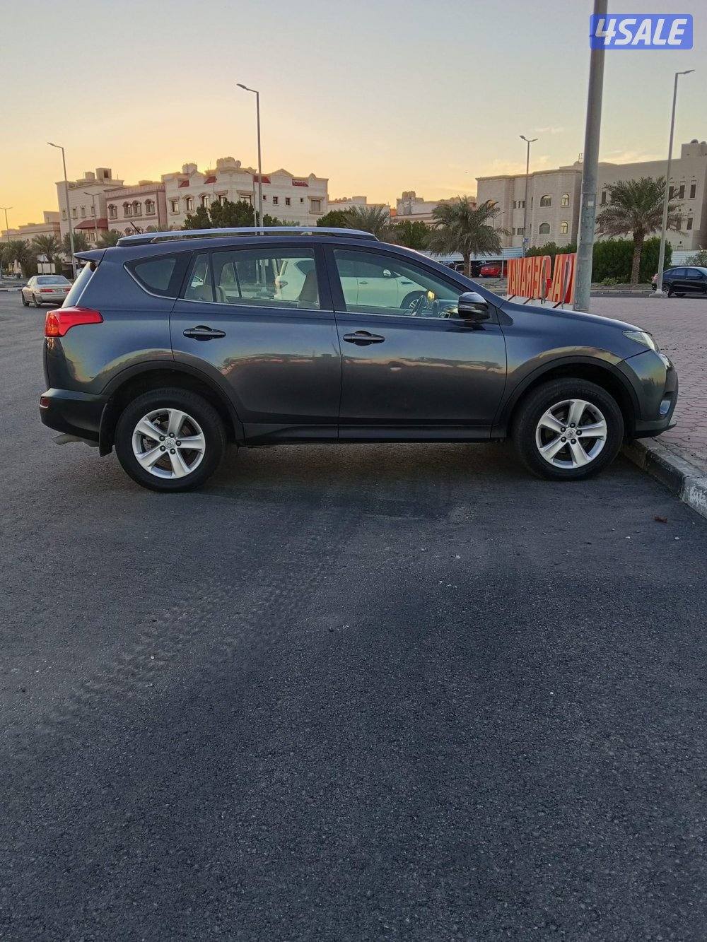 للبيع RAV4  موديل 201311