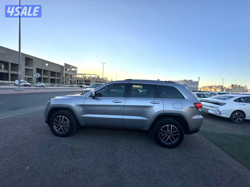 🚘 جراند شيروكي لاريدو 20215