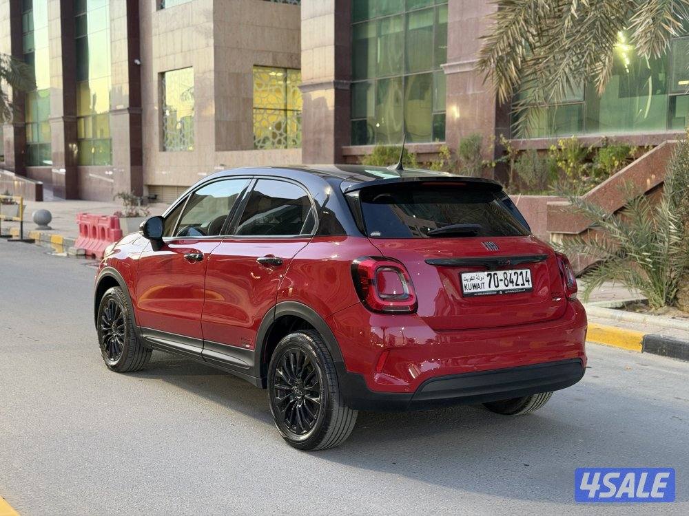 فيات 500X موديل 2023 عداد قليل 55 الف بحالة الوكاله بلاك اديشن2