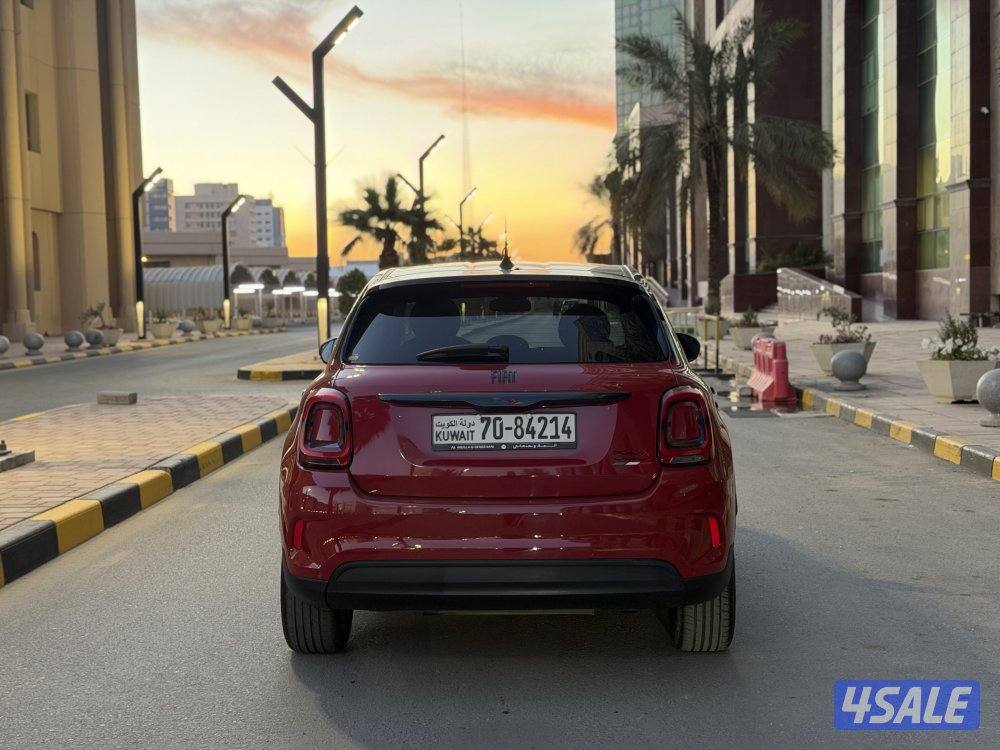 فيات 500X موديل 2023 عداد قليل 55 الف بحالة الوكاله بلاك اديشن8