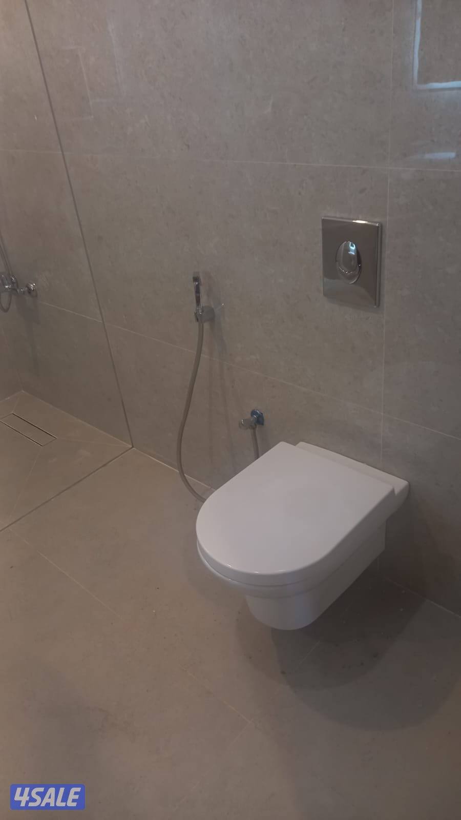 فني صحي تاسيس وتشطيب تركيب جميع مضخات وفلاتر المياه صيانة سخان مركزي5