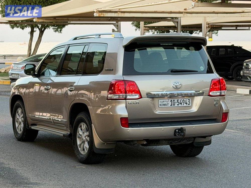 للبيع لاند 2011 سيرفس وكالة2