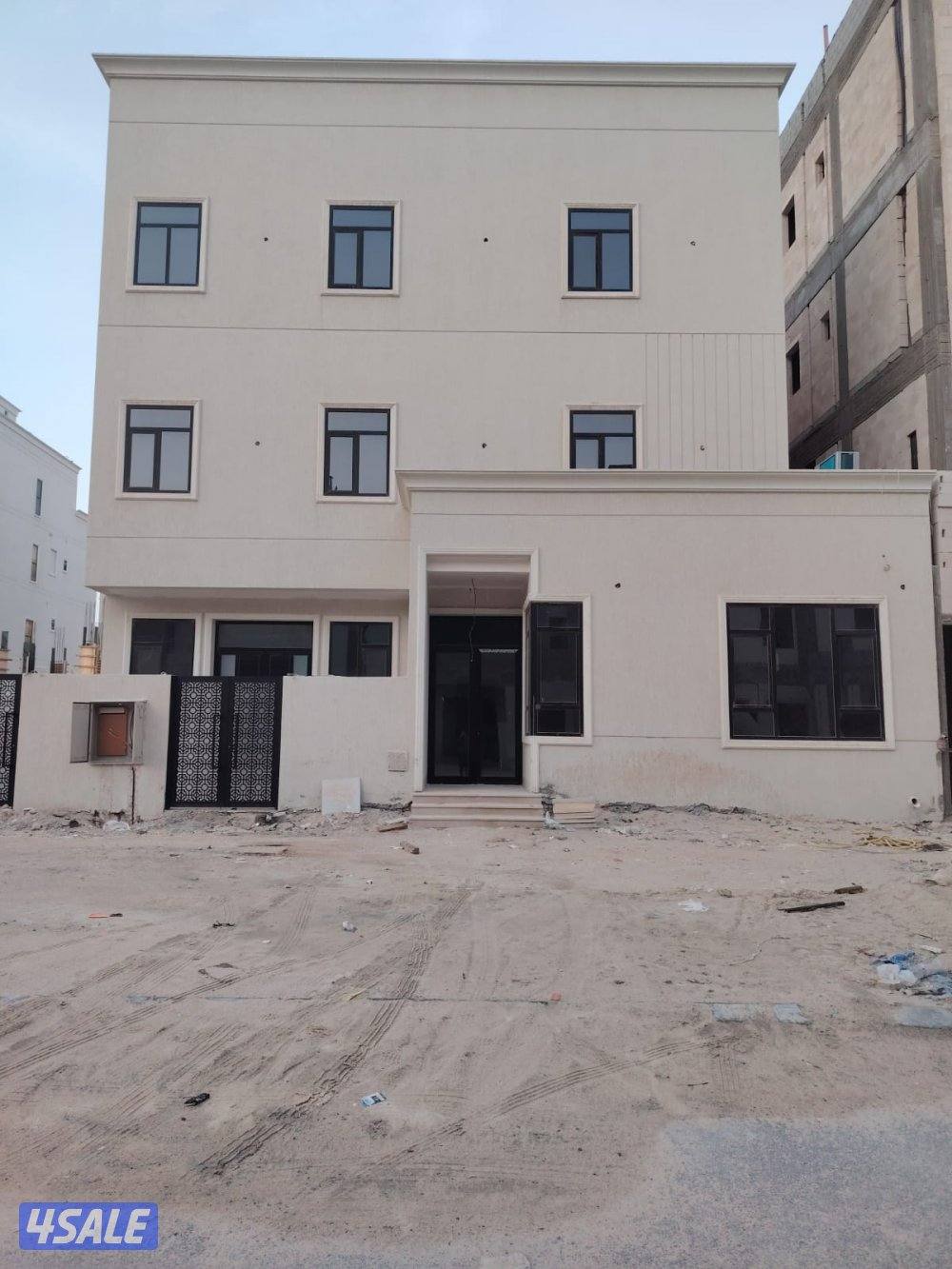 للبيع بيت بالمطلاع سد ثلاث ادوار بسعر منافس1