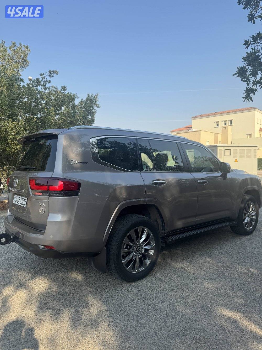 للبيع لاند كروز VX عداد 75 الف صبغ الوكالة3