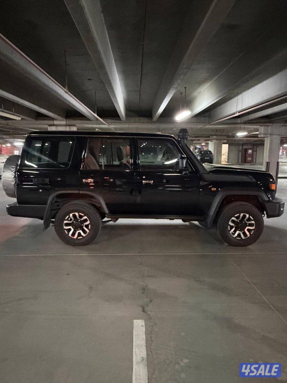 للبيع نص تويوتا lc761