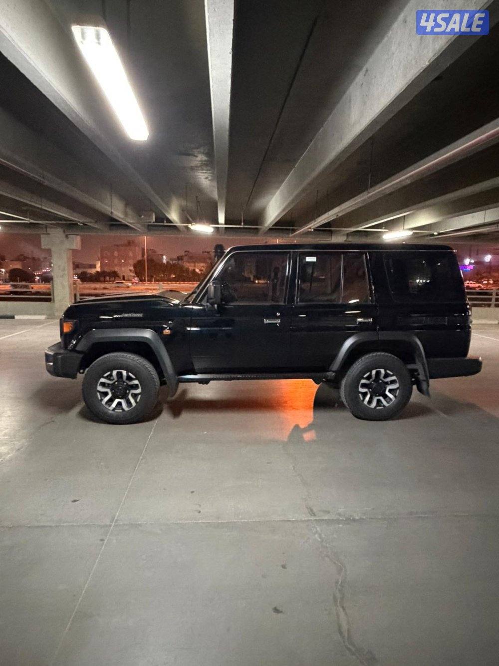 للبيع نص تويوتا lc764