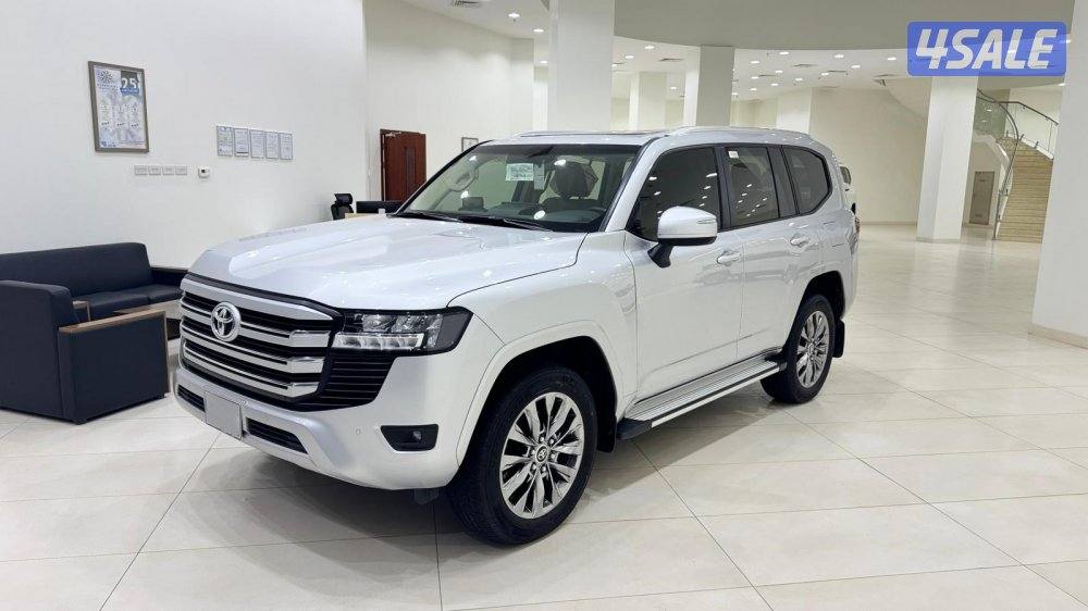 للبيع تويوتا لاندكروس GXR 4K بدون تيربو موديل 20251