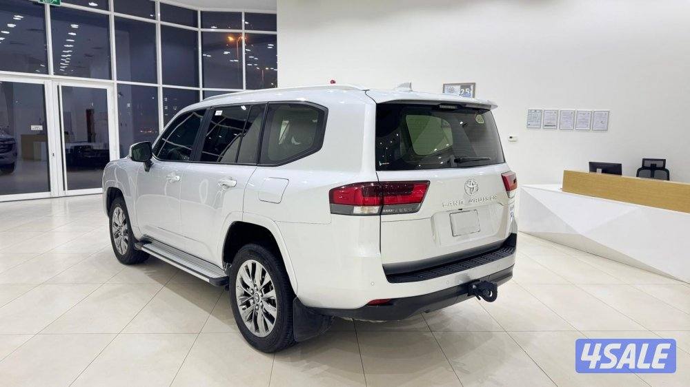 للبيع تويوتا لاندكروس GXR 4K بدون تيربو موديل 20252