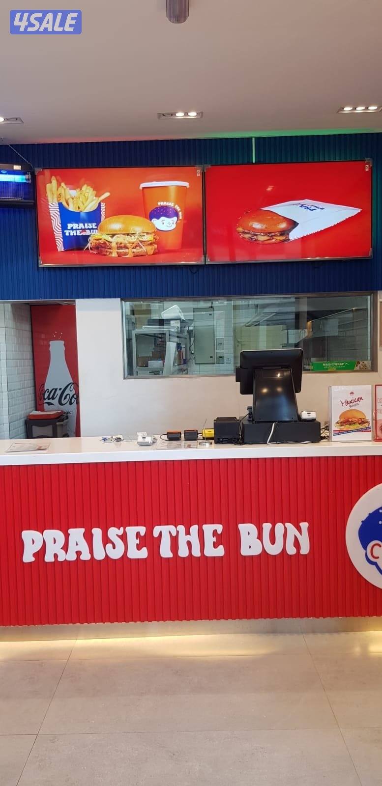 للبيع محل فى صباح السالم قطعه ١ موقع مميزالنشاط مطعم0