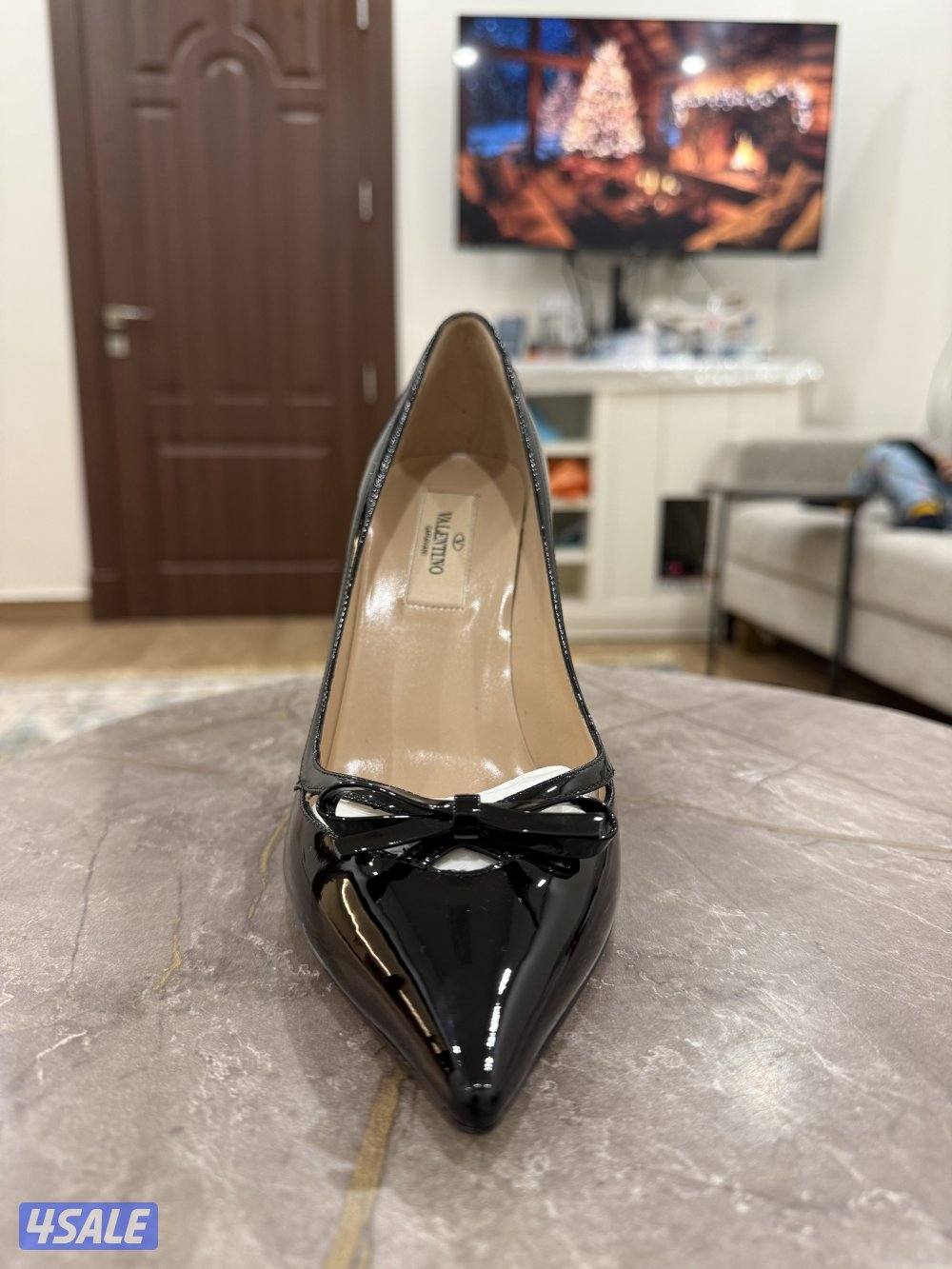 جوتي Valentino0